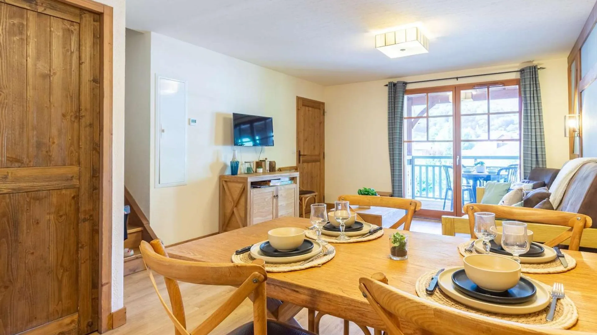 Appartement De 70 M² Au Centre-Ville Avec Piscine, Hammam, Sauna Et Balcon Bien Expose - Fr-1-296-392 Saint-Lary-Soulan 0*,  France
